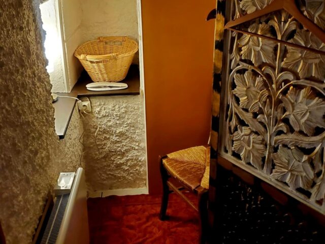 Espace cosy pour vous mettre à l’aise avant votre soin.